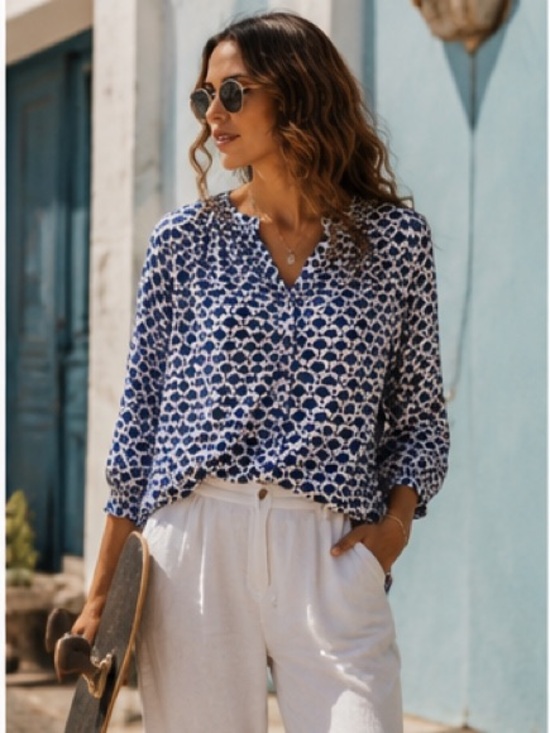 Velvet by Graham & Spencer Tops - Velvet By Graham & Spencer Blue White Abstract Print Button Front 3/4 Sleeve Top